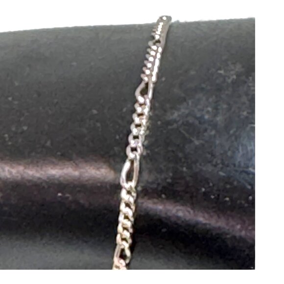 Vintage Sterling Silver Figaro Chain Link Bracelet 7.5 Inch Petite Lightweight - Picture 1 of 9
